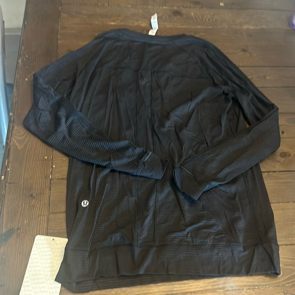 Lululemon Runamuck Long Sleeve
Black